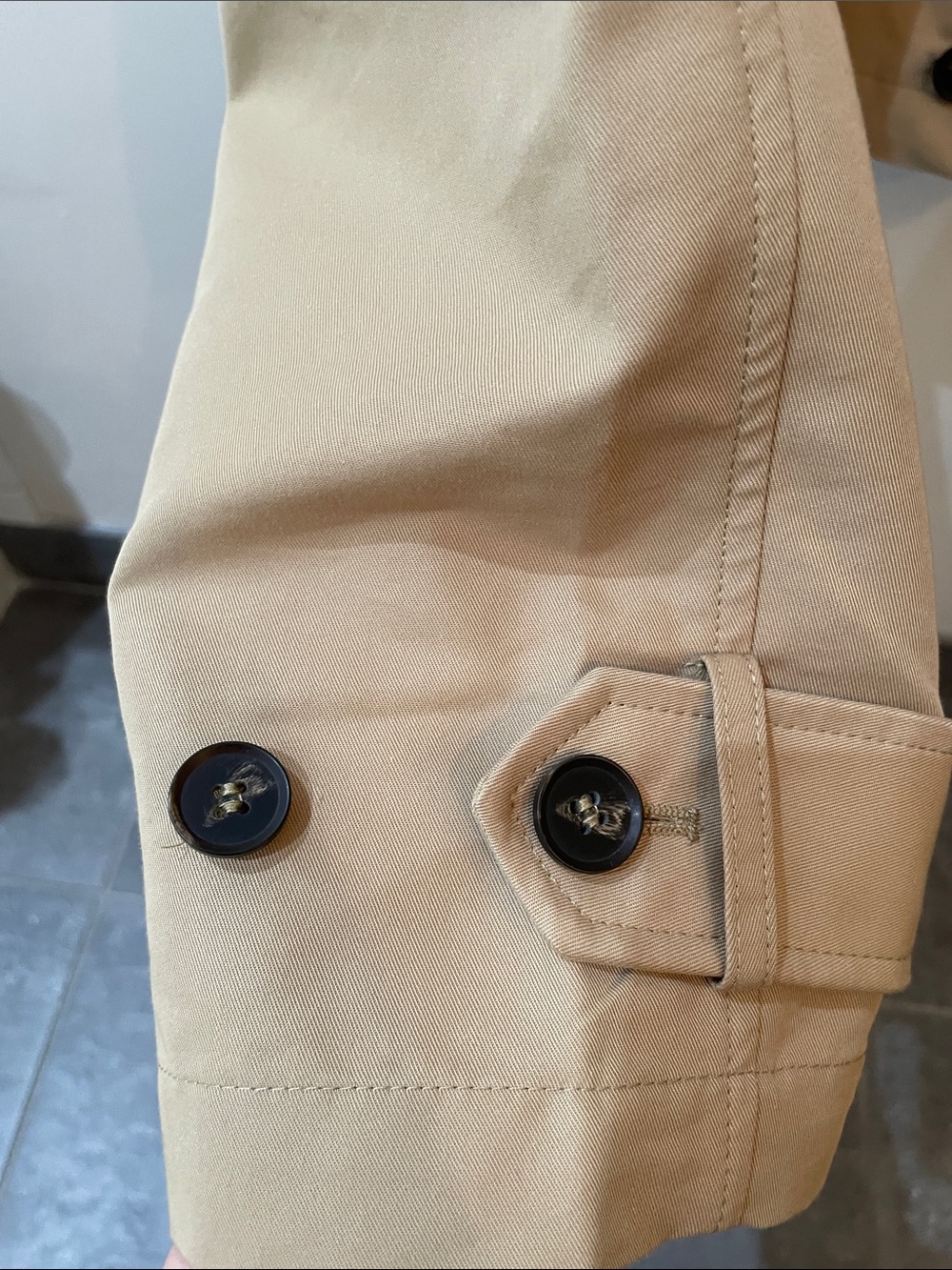 ZARA Cropped Trench Coat in Beige - Picture 11 of 16